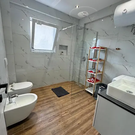 Allo Apartment